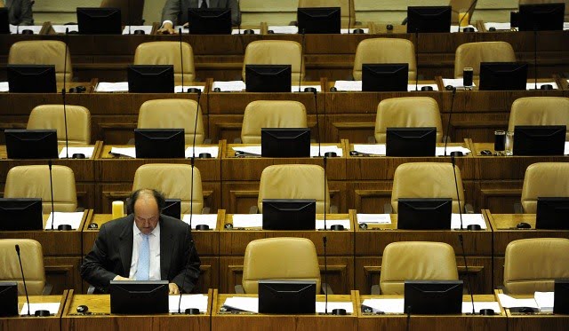 parlamentarios chile Leyes Absurdas en Chile